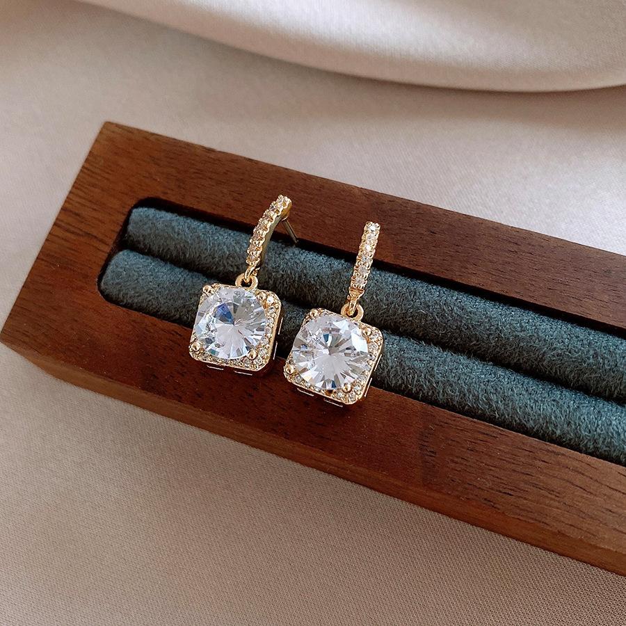 18k real gold electroplated zircon square pendant earrings, European and American earrings, earrings.