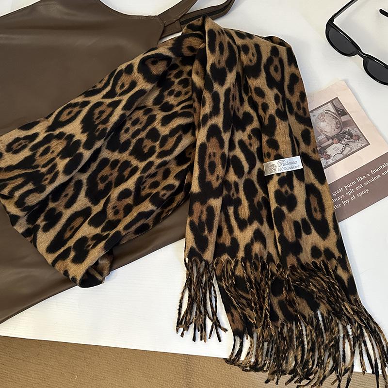 Luochi Knitting Leopard Print Scarf - Spicy Style Shawl for Women, Autumn/Winter Warmth.
