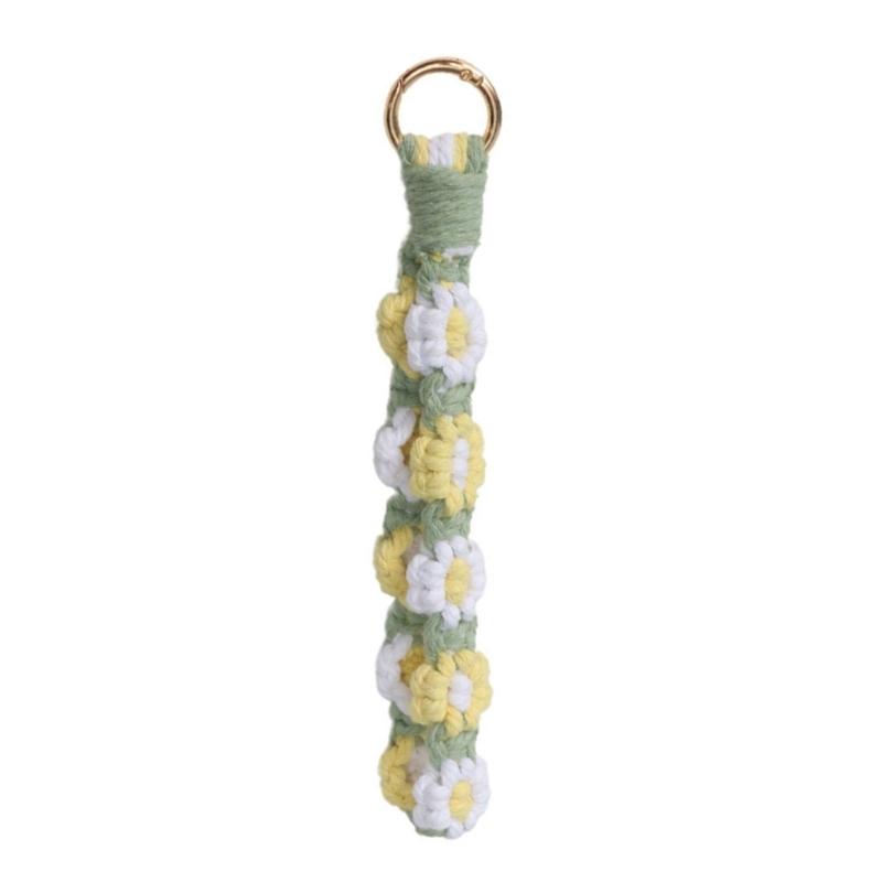 

Artistic Handcrafted Daisy Keychain Unique Key Chain Bag Decoration Fashion Jewelry Gift for Travel Enthusiasts