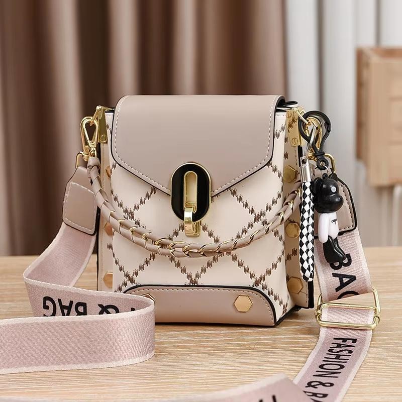 Korean Version of Simple and Fashionable Small Square Bag Fashionable Versatile Shoulder Messenger Bag Trendy Mini Mobile Phone