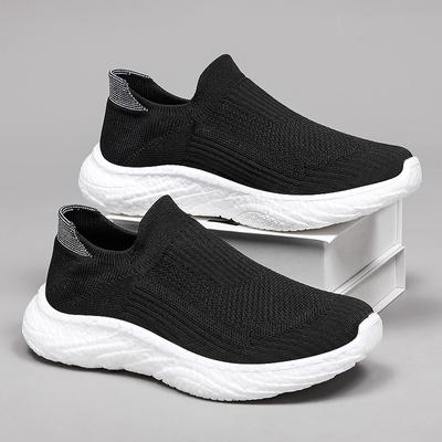 Extra Large Size Fly-woven Mesh Running Shoes Soft Sole Lightweight Sports and Leisure Shoes