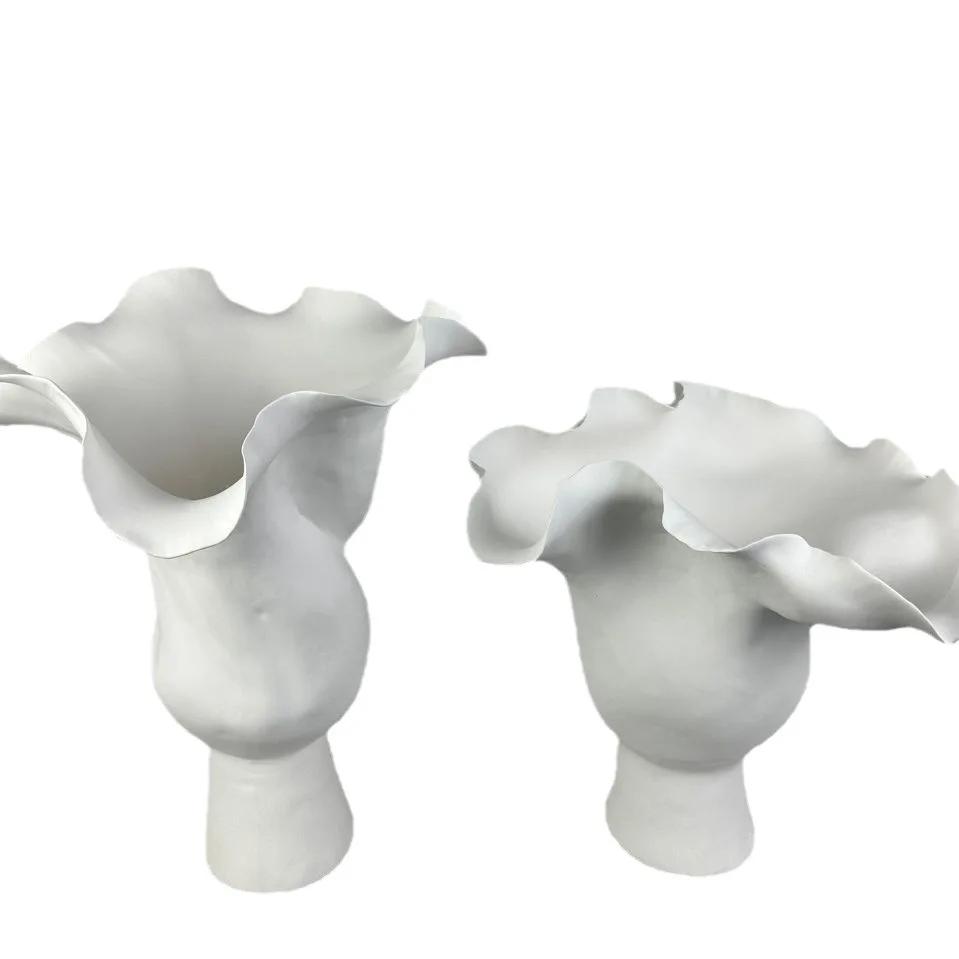 Für Weiße Keramikvase Unregelmäßiger Rand Blütenblattform Wellenförmige Tulpenblumenvase Florale Arrangement-Accessoires Heimdekoration