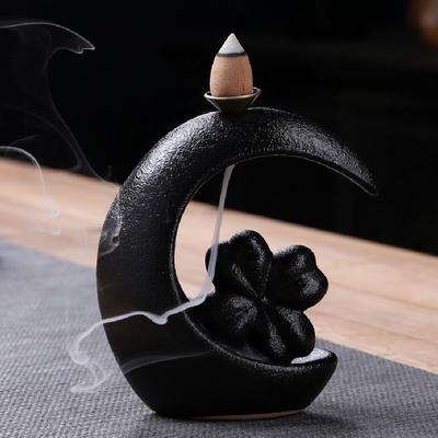Czarny ceramiczny kadzielniczek w kształcie półksiężyca, kadzielniczek z odwróconym przepływem w kształcie księżyca z trawą szczęścia, dekoracja domu