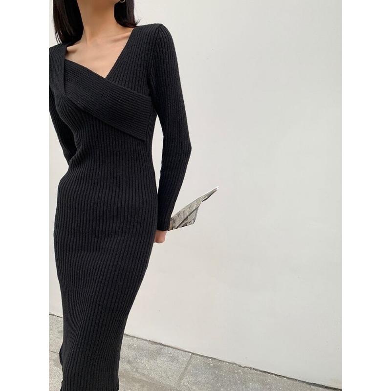 

Вязаное платье с неровным вырезом горловины, женское, осенне-зимнее, новый дизайн, нишевое, облегающее XL чёрный