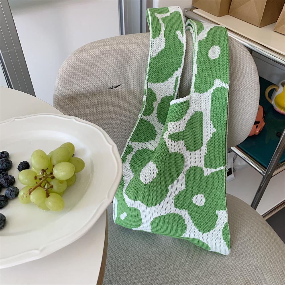 22 Knitted Shoulder Bag Woven Flower Clutch Bag Contrasting Color Handbag Portable Shopping Bag Walking Bag