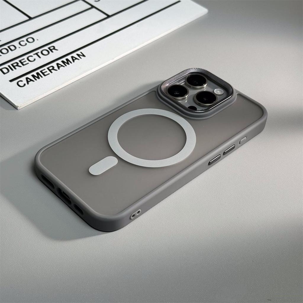 Magnetický kryt Gold Shield šetrný k pokožce pro iPhone 15 & 14 s diamantovým vzorem