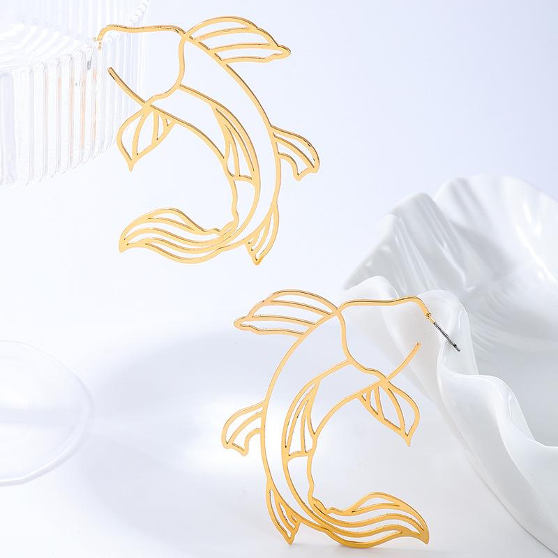 European and American jewelry hot-selling geometric carp earrings, Japanese and Korean ins style simple fashion women's earrings