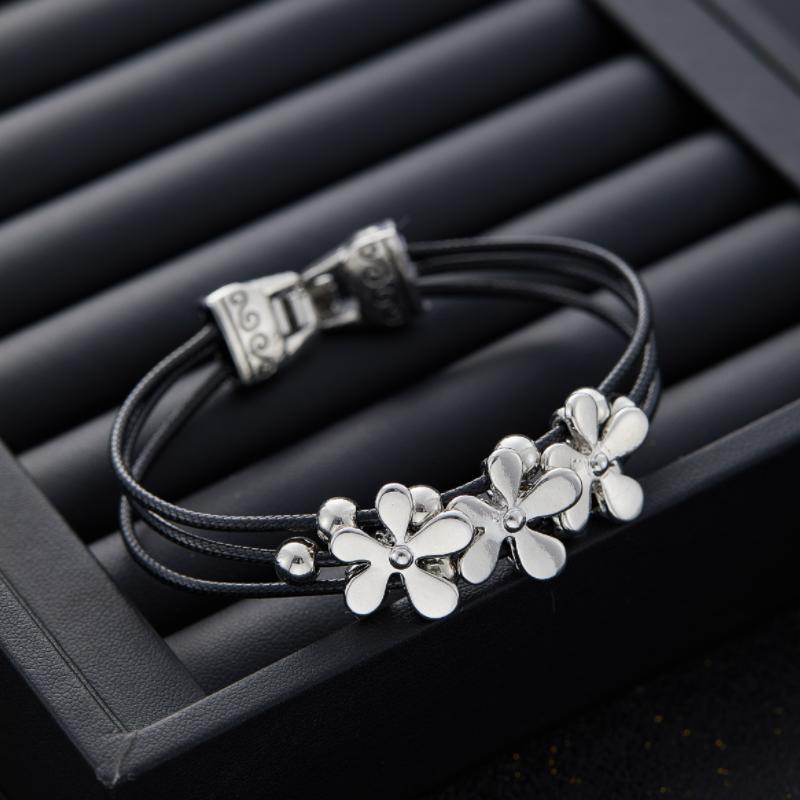Creative European Flowers Three-layer Simulation Leather Rope Bracelet Females s Retro Elegant Bracelet Routine Match Jewelry