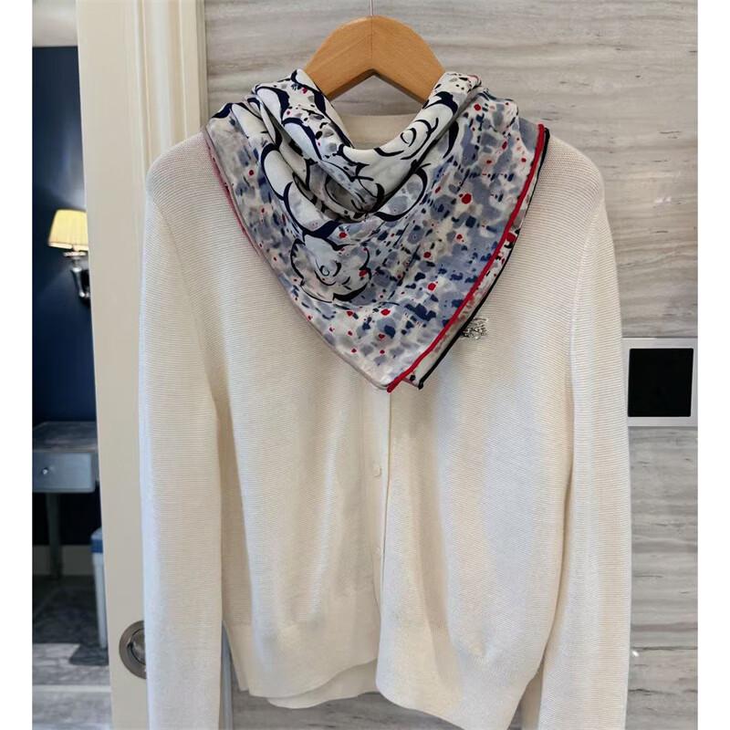 NINA SOLOR Soft Lamb Wool Camellia Scarf