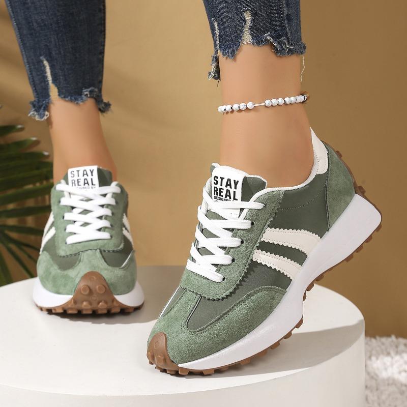 Women's Retro Platform Sneakers Two-Tone Lace-Up Casual Shoes with Gum Sole Striped Detail