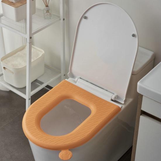 Coussin de Siège de Toilette Surface Douce au Toucher EVA Imperméable Tapis de Toilette Portable Lavable Conception avec Poignée Coussin de Siège de Toilette Hygiénique
