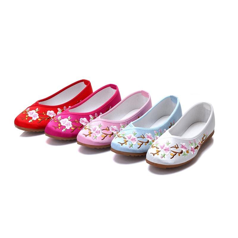 Fashion Women Summer 2025 Flat-heeled Shoe National Dance Flats Comfortable Women's Loafers 34 Women Chinese Embroidered Foral Shoes
