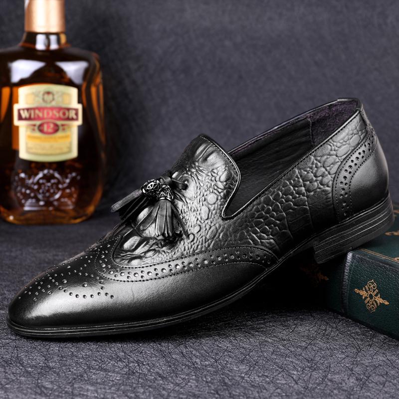 Fashion British Style Men's Luxury Brand Comfortable Business Fringe Leather Shoes Spring New Item Crocodile Leather Carved Oxford Shoes