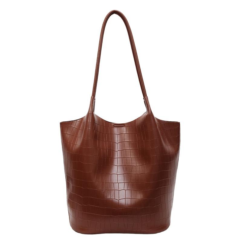 Simple and large-capacity bag women's 2025 summer new lightweight Tongkan shoulder bag high value tote bag bucket bag