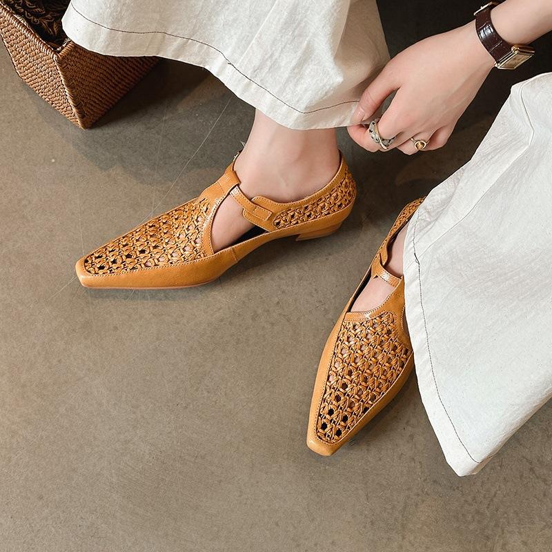Hollow sandals woven low heel 2025 T-strap Mary Jane shoes women's new leather soft sole versatile thick heel single shoes