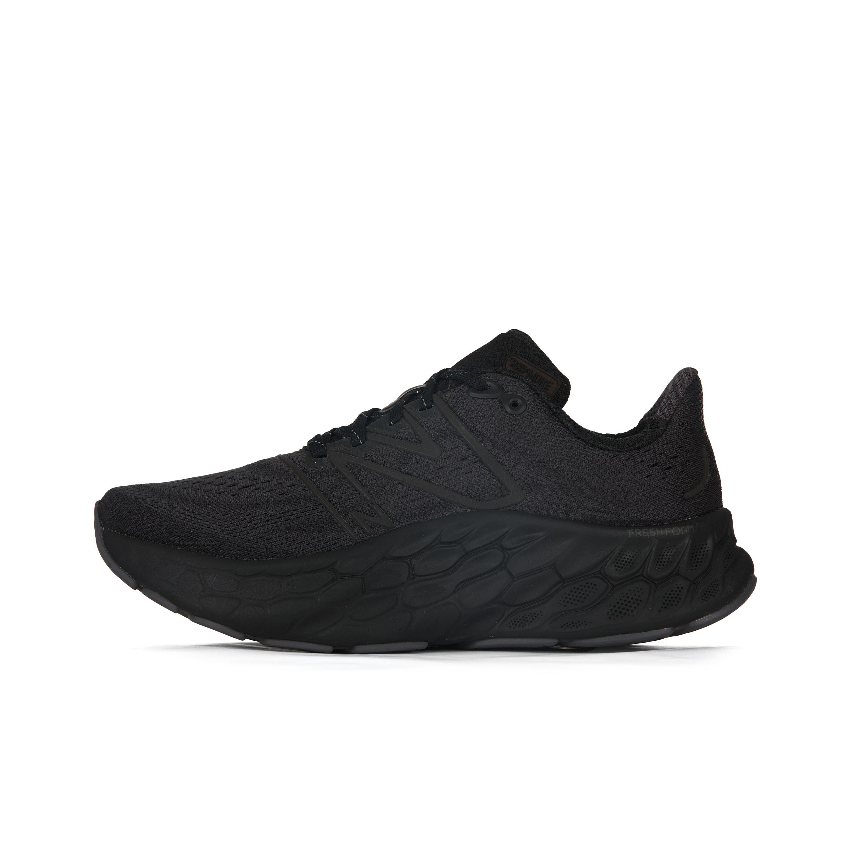 

Новые New Balance Fresh Foam Triple Black MMORBM4 40