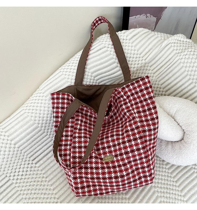 2026 New Ins Style Reversible Woolen Tote: Autumn/Winter Large Capacity Trendy Shoulder Shopping Bag