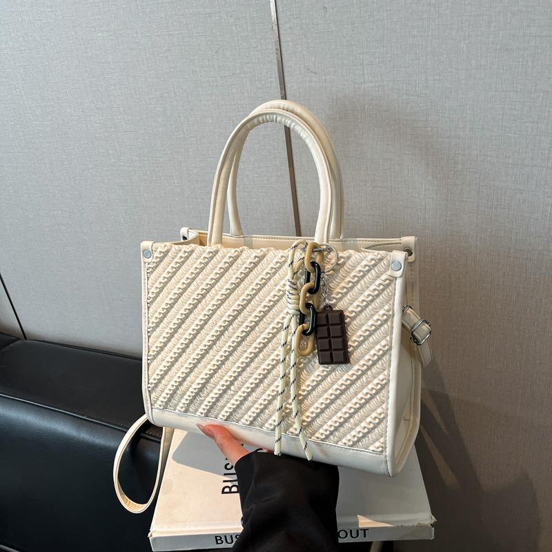 

Популярные сумки женские новые осенне-зимние нишевые сумки-мессенджеры повседневные портативные сумки-тоут белый