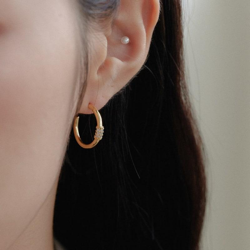 

GETMEBLING ELEGANCE MID EARRING SILVER(EG370-WH)