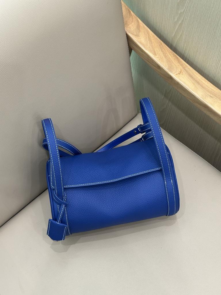 Ralph's 2025 New Pen Holder Bag, First Layer Cowhide, High-end Pillow Bag, Women's Underarm Bag, One Shoulder Messenger Bag, Women's.