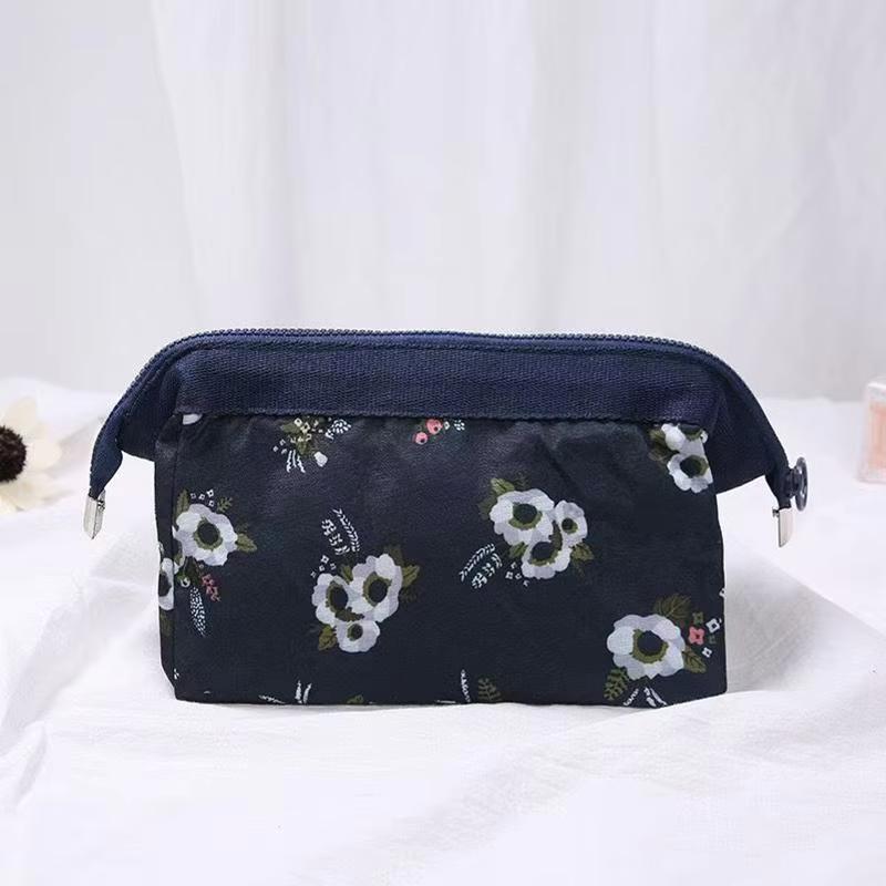 Multi Functional Travel Makeup Bag Wash and Makeup Storage Bag Large Capacity Makeup Storage Bag