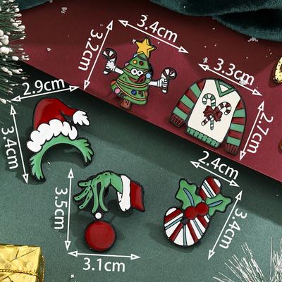 Christmas Brooch Christmas Hat Gift Alloy Snowflake Decoration Elk Delicate Brooch Christmas Ornament Badge