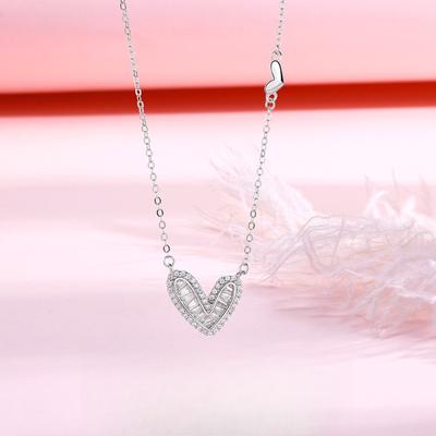 Romantic Heart Love Necklace Female Niche Light Luxury Temperament Versatile Ins Style Love Flash Diamond Necklace