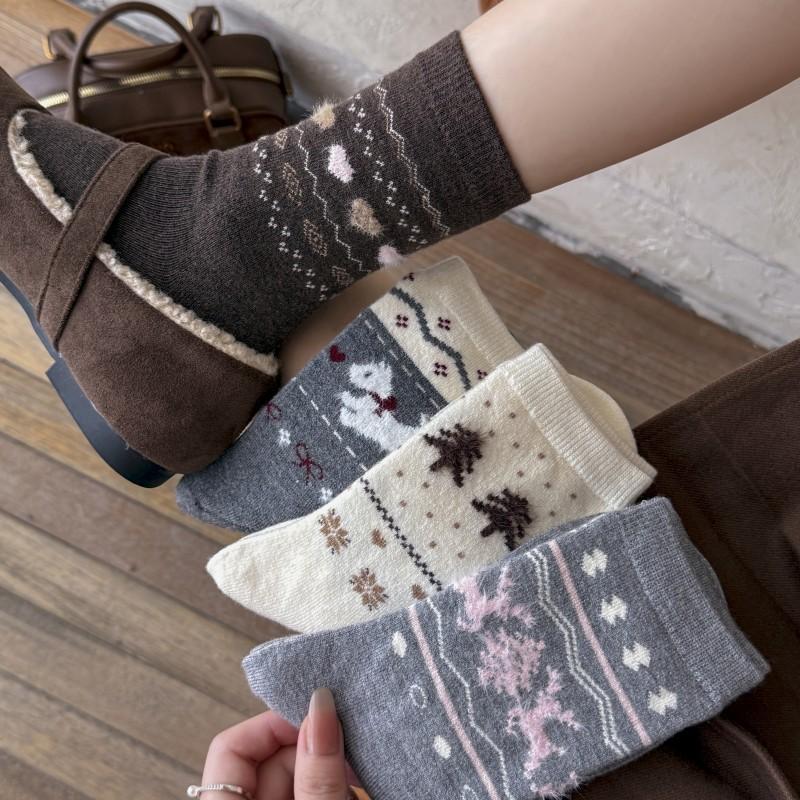 Wool Socks for Autumn and Winter, Three-dimensional Jacquard Warm Mid-calf Women's Socks, Retro Warm Thickened Socks