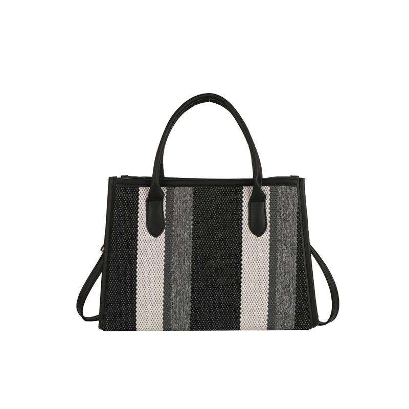 

Fashion stripes, new trend contrasting colors, largecapacity tote women, one shoulder hand carrying crossbody commuter big bag women чёрный