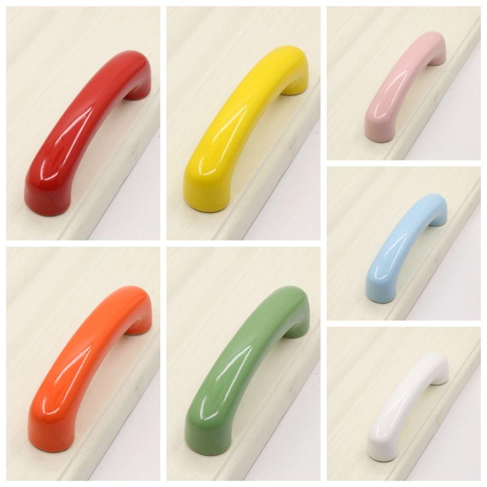 Pohodlný pocit Dvířková rukojeť Vysoká kvalita vzhledu Oblouková rukojeť Vylepšení skříně