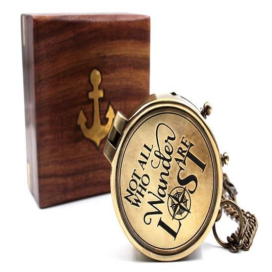 

НЕ ВСЕ ХТО Латунний компас із гравіюванням Дерев’яний футляр для сина, мами, дітей, хрещення, дня народження, Великодня, морський декор морський подарунок