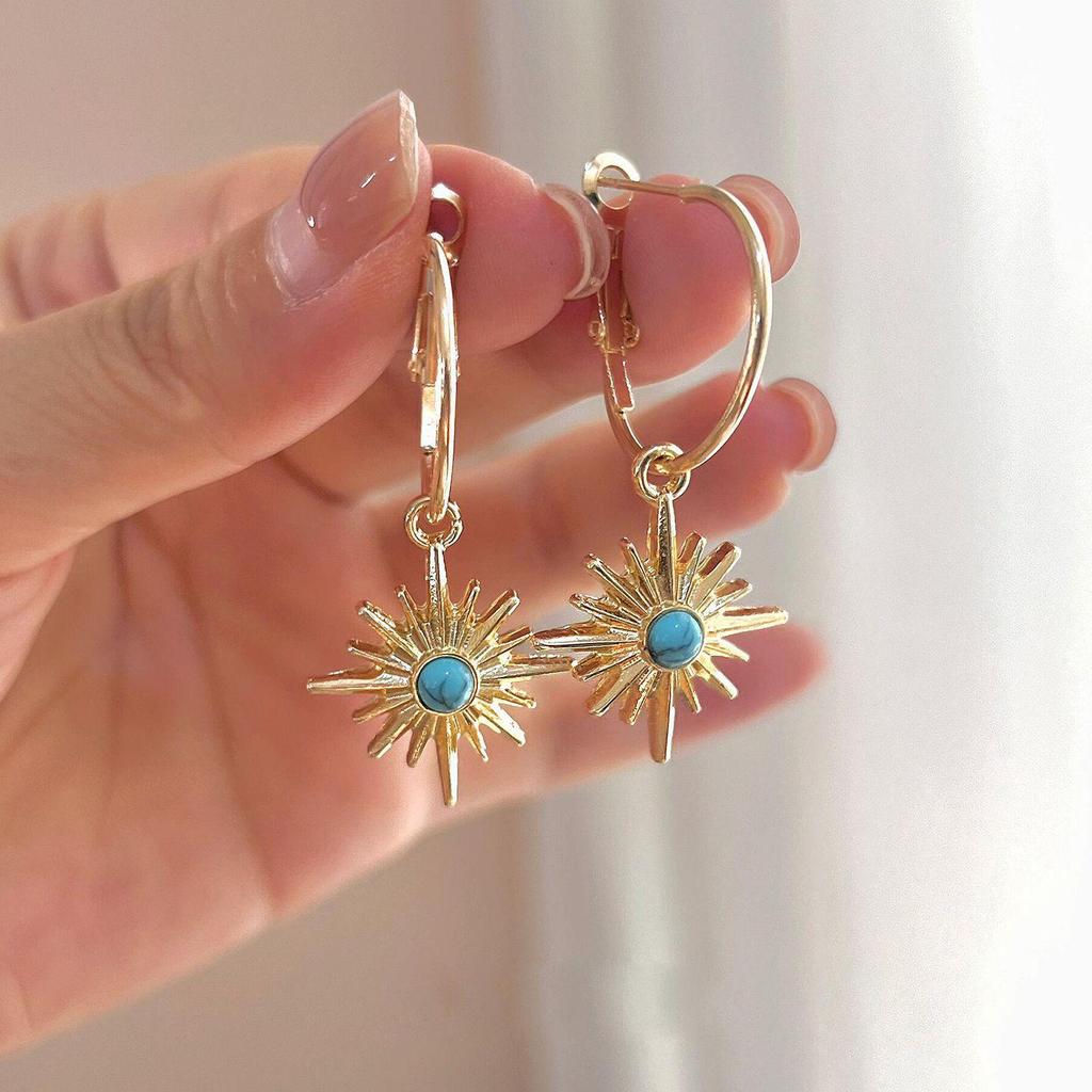 Boucles d'oreilles plaquées or 18 carats avec pendentif étoile à huit branches en pierre naturelle