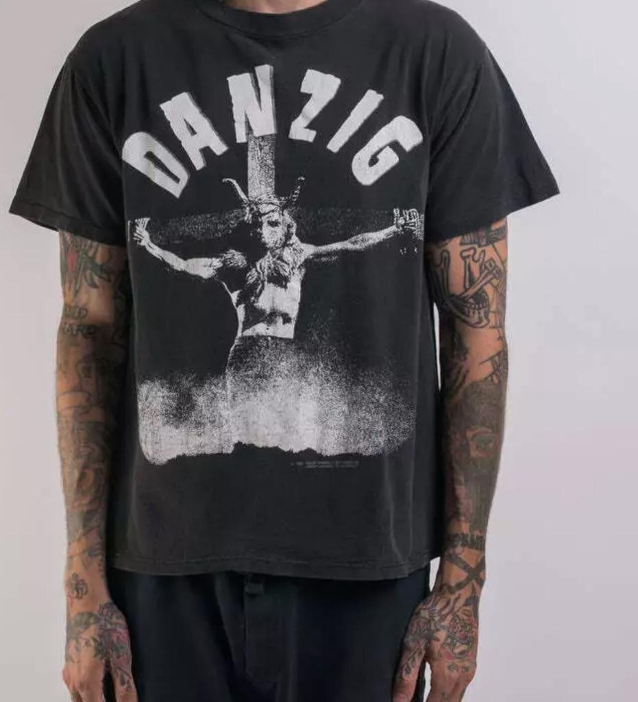 T-Shirt Nera Danzica 1990 Non Censurata Unisex Cotone Pesante Anni '90