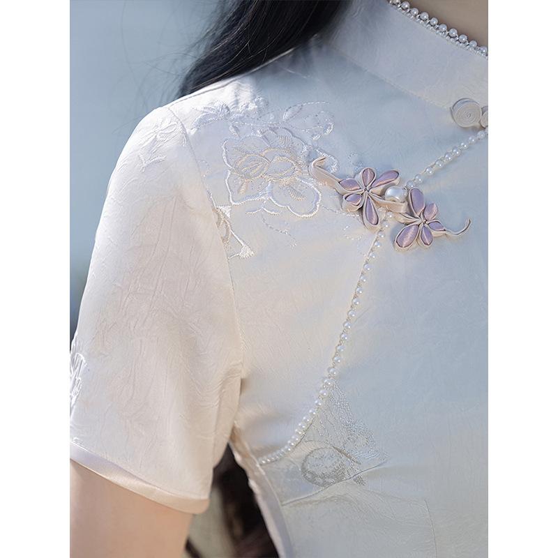 High-end embroidered cheongsam 1011 new summer improved young girl high-end sense new Chinese style dress