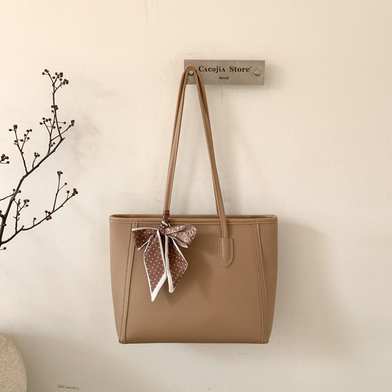 A Niche Bag with A High-end Feel, A Single-shoulder Bag for Commuting, and A Large-capacity Tote Bag