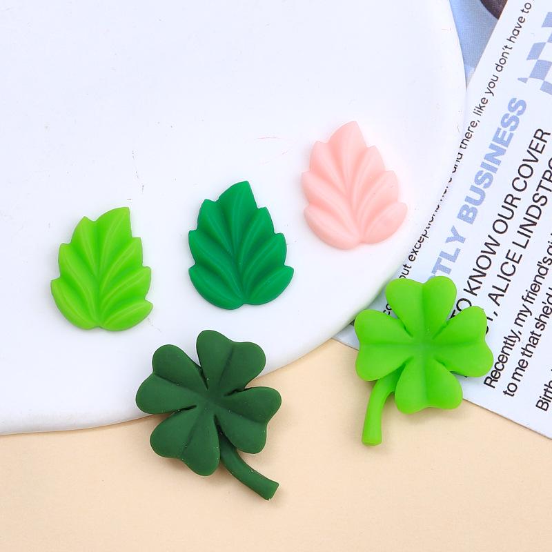 Childlike Leaf-Themed Resin DIY Ornaments: Cartoon Hair Clips & Croc Charms