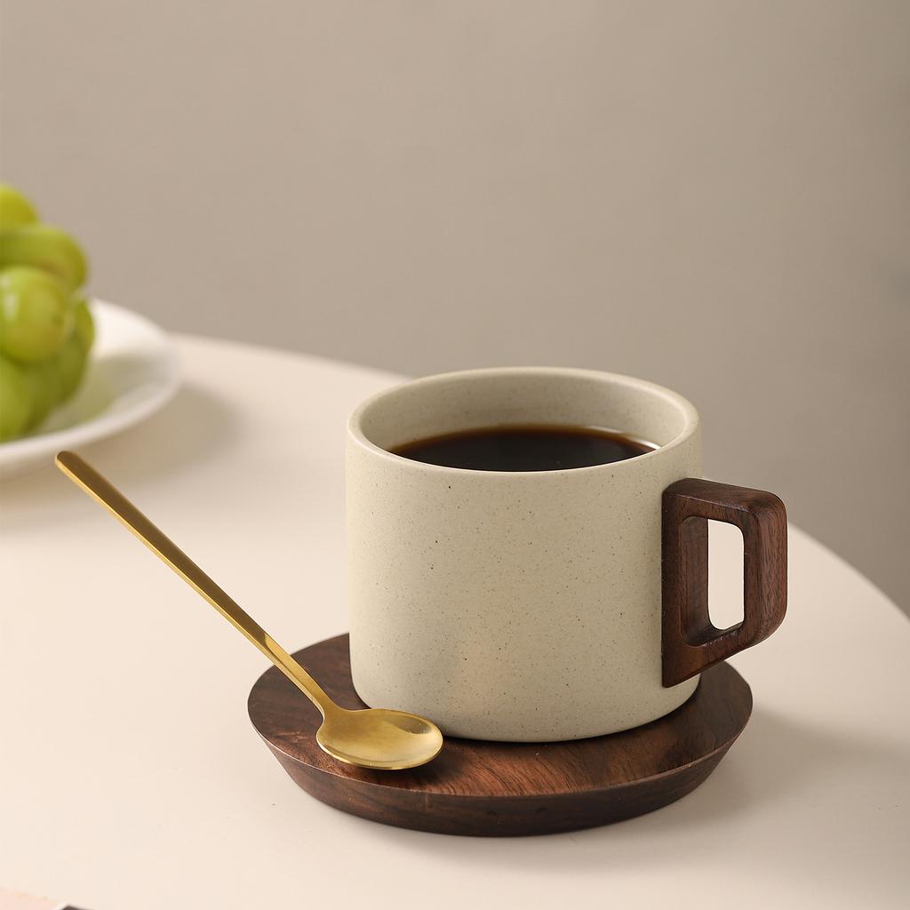 Creative Wooden Handle Ceramic Coffee Cup and Saucer Vintage Brown Afternoon Tea Dessert Cup Office 300ml Coffee Cup Home Decor