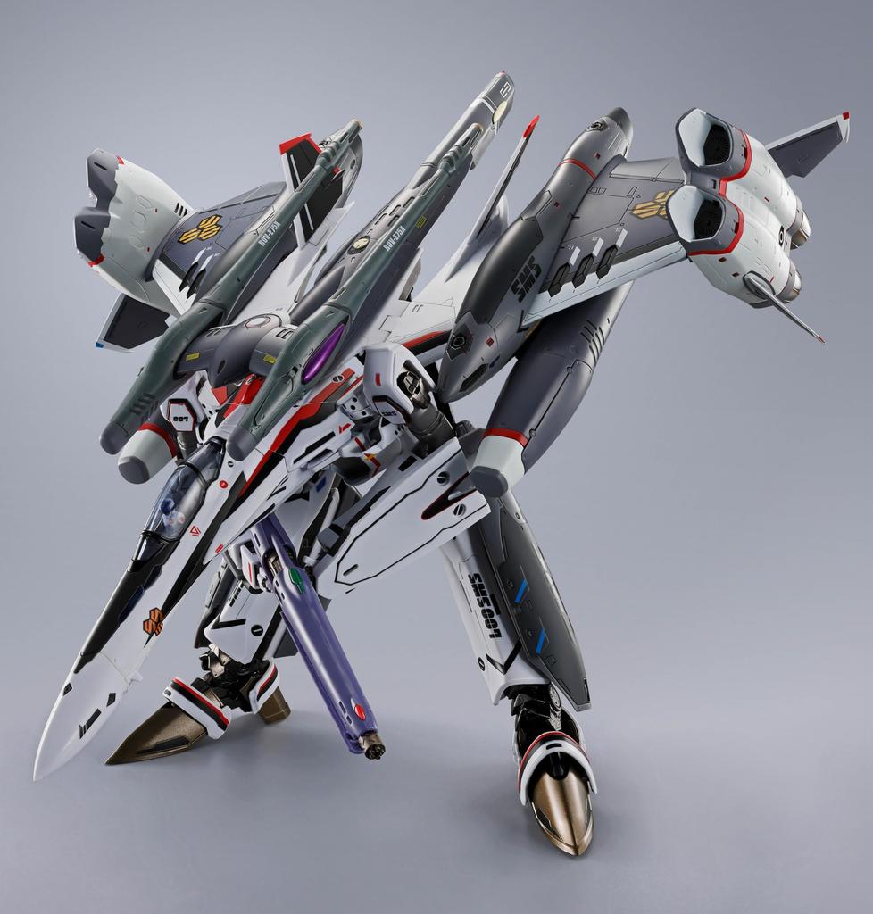 Macross F Tornado Messiah Valkyrie Alto Saotome Use DX Chogokin Action Figure BANDAI