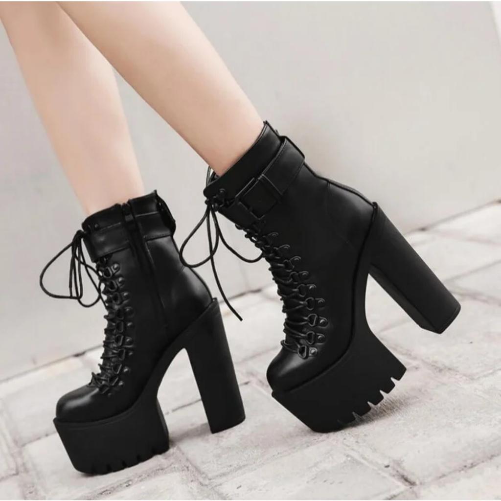 Fashion Motorcycle Boots Women Leather Spring Autumn Metal Buckle High Heels Shoes Zipper Black Ankle Boots Woman Lacing