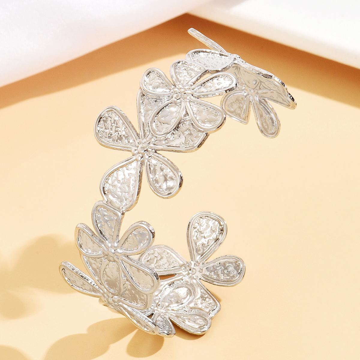 Personality Chic Floral Stainless Steel C-shaped Bracelet