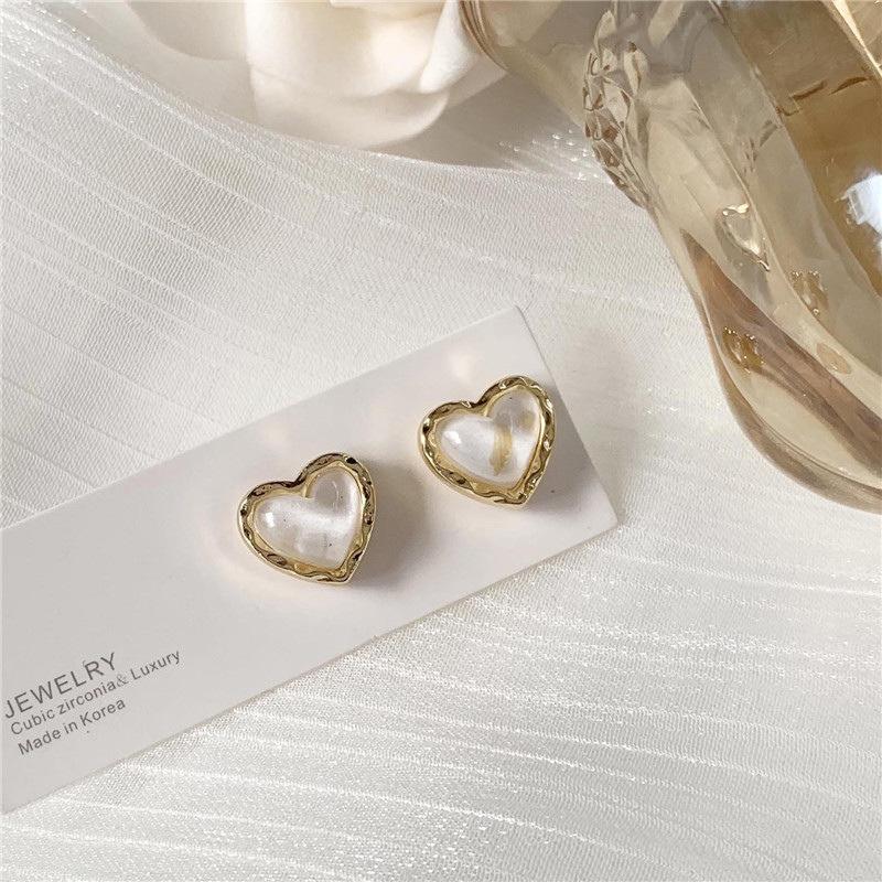 Japanese and Korean Simple Cute Black And White Heart Stud Earrings For Women  Girls Gold Color Jewelry Birthday Gifts