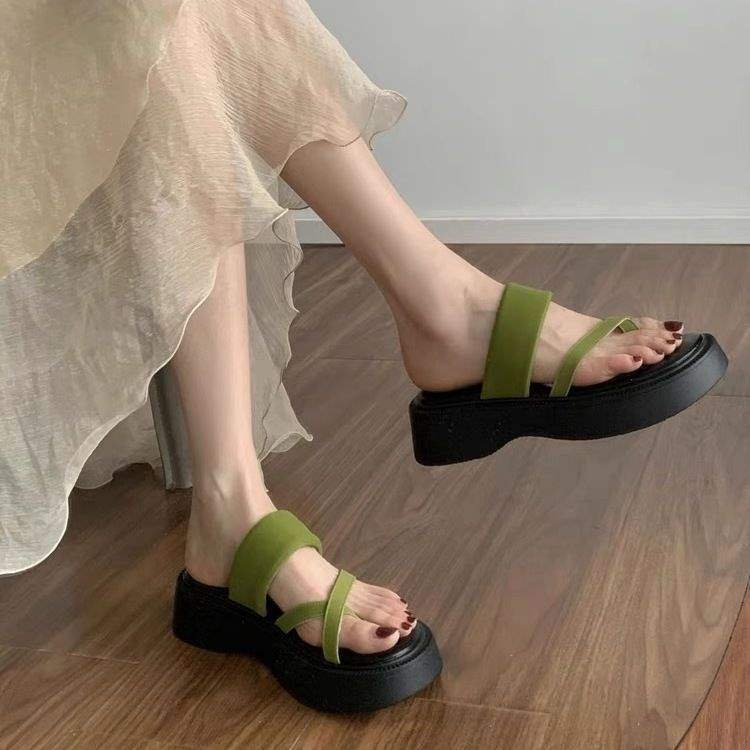 

Межсезонные тапочки женские 2025 весна и осень новая уличная обувь елочка жареная уличная маффин толстая подошва весна прохладные тапочки весна 48 зелёный