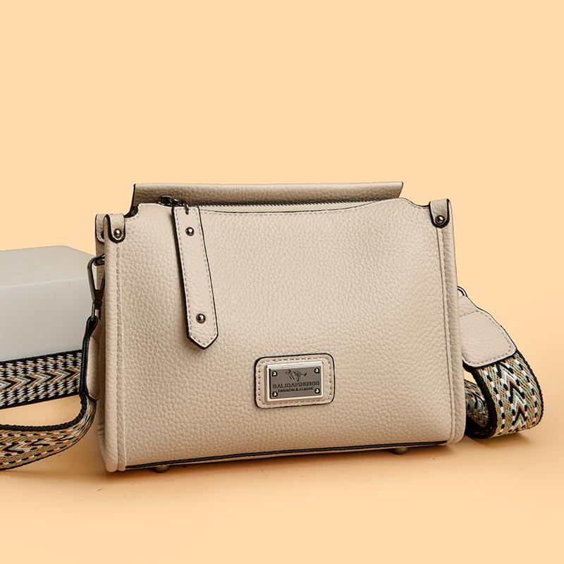 New large-capacity women's bag messenger bag fashionable commuter simple soft leather shoulder armpit bag messenger bag