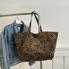 Chic Retro Leopard Print Shoulder Bag Stylish Fall 2024 Large Capacity Tote Handbag