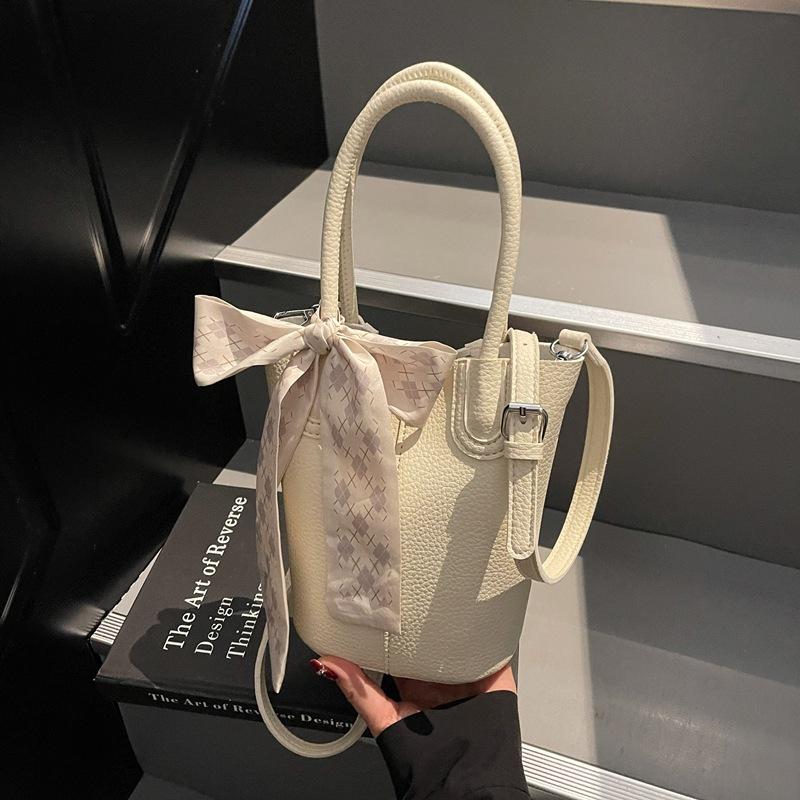 The Popular Small Bag for Women In Summer Are Crossbody Bag and Hand-held Bucket Bag