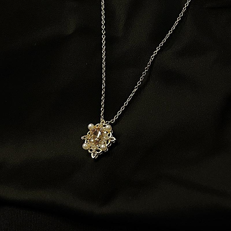 Gold Fanta Stone Zircon Pearl Necklace Wrapped Filament Light Luxury High Sense Niche Design Clavicle Chain Pendant Female