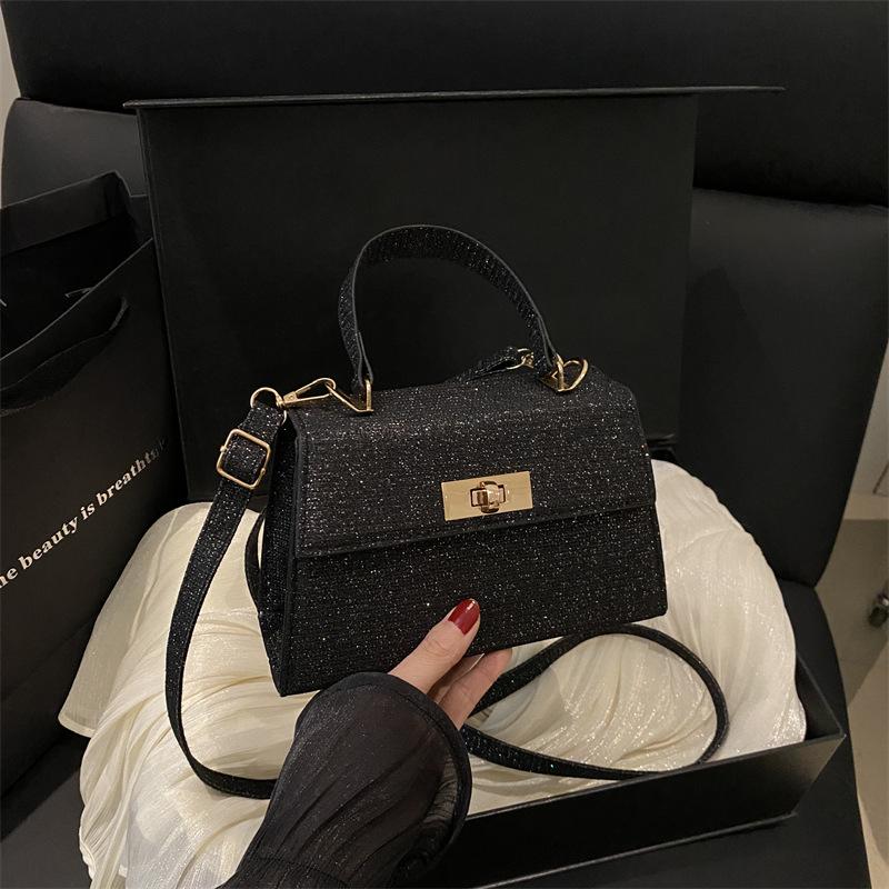 

Сумка премиум-текстуры с темпераментом, новая, легкая, роскошная, универсальная, в стиле ретро, трендовая, женская, на плечо, мессенджер чёрный