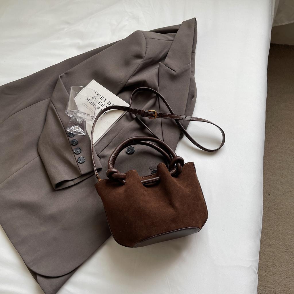 Retro Leather Bag with Ruffles  Fashion Bag with Removable Strap  High-Grade Single Shoulder Bag