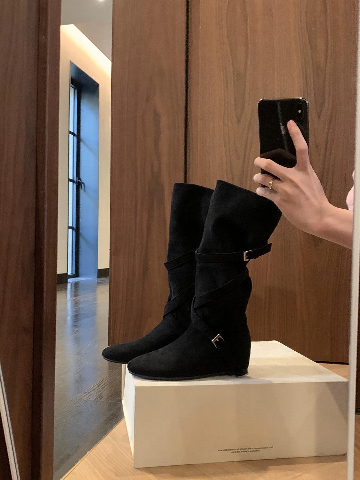 

Height increase of 6cm~ Korean round head flat bottom suede stacking boots retro cross buckle inner height increase medium boots women s autumn a 40 чёрный