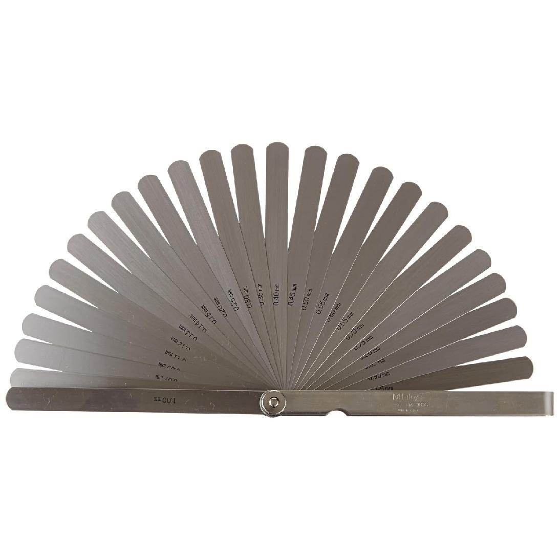 Mitutoyo 184-303S, Thickness Gage / Feeler Gage, 0.05mm to 1mm, 28 Leaves, Straight, 150mm Long Leaves